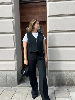New Djerf Avenue Day-to-day Vest Black