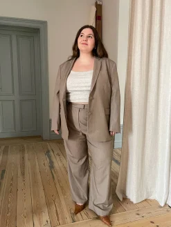 Discount Djerf Avenue Favorite Pants Oat