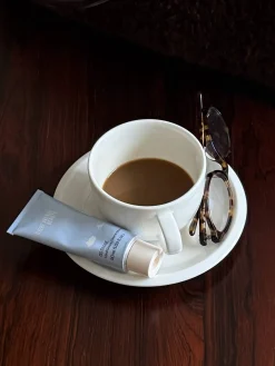 Hot Djerf Avenue Go Close Hand Cream