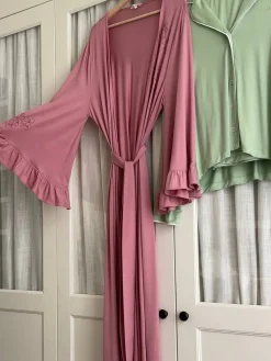 Outlet Djerf Avenue Go Slow Embroidered Robe Dusty Pink