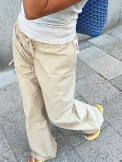 Djerf Avenue Sporty Pants Sand